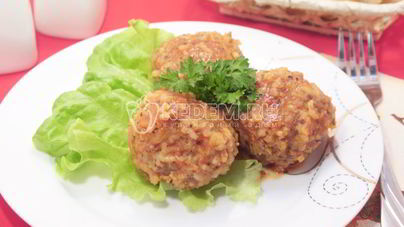 Тефтели в мультиварке с протертыми помидорами