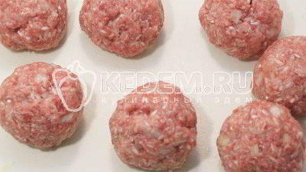 тефтели в мультиварке с протертыми помидорами