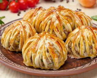 Тефтели в слоеном тесте