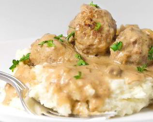 Тефтели в сметанном соусе