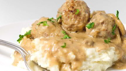 Тефтели в сметанном соусе