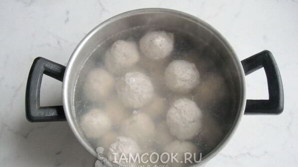 тефтели в сырном соусе