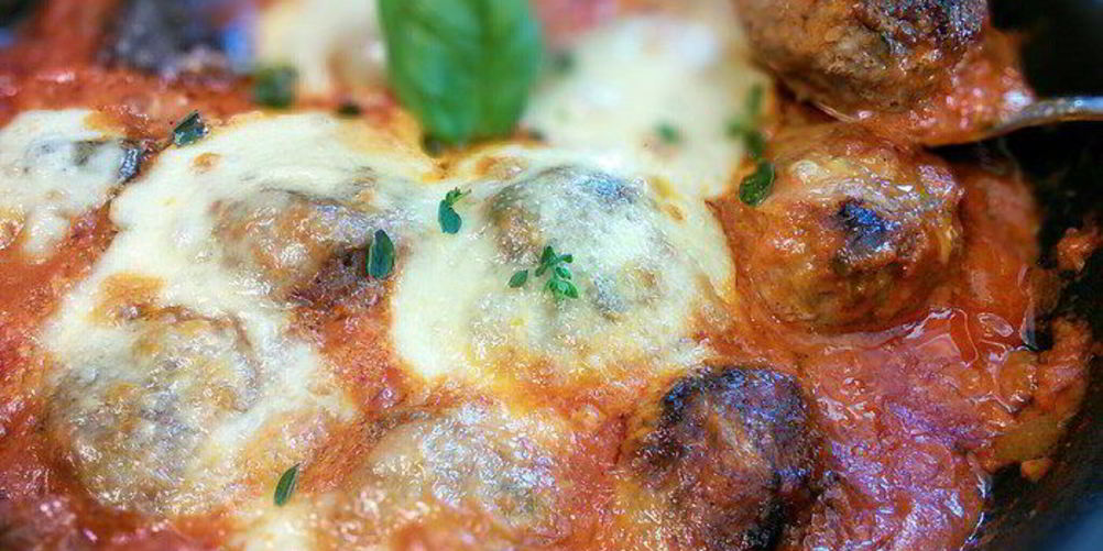 Рецепт тефтели, запеченные с моцареллой