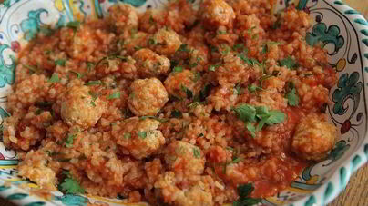 Тефтельки из индейки с рисом и томатным соусом