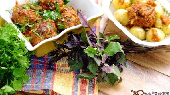 тефтельки, запеченные в баклажанном соусе