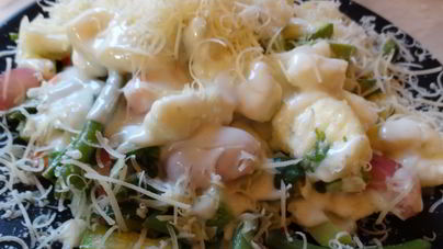 Творожные ньокки на овощной подушке со сливочно-рокфоровым соусом