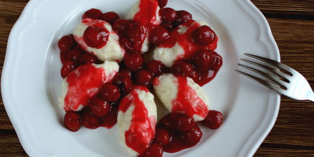 Рецепт ленивые вареники с вишневым соусом