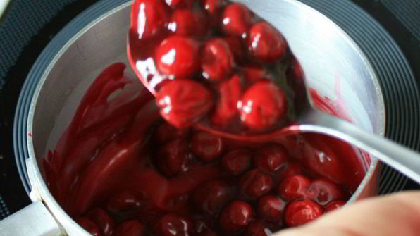 ленивые вареники с вишневым соусом