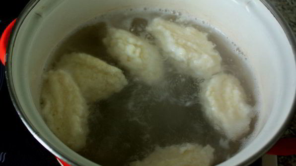 ленивые вареники с вишневым соусом