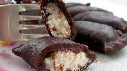 Шоколадные вареники с творогом