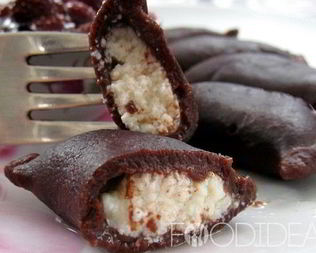 Шоколадные вареники с творогом