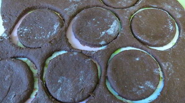 шоколадные вареники с ягодами