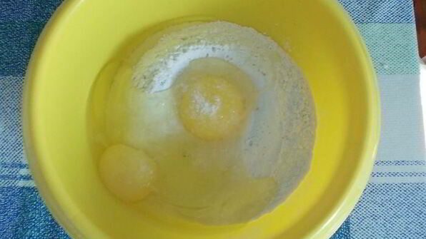 вареники с фасолью, ветчиной и укропом