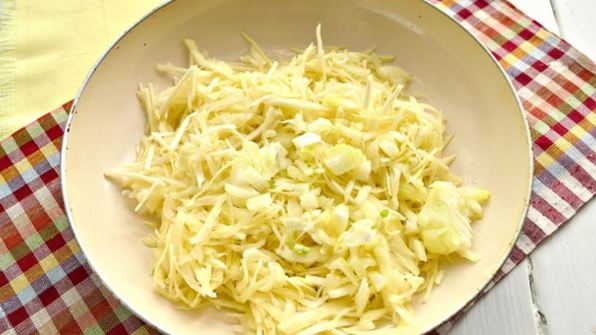 вареники с капустой и зеленью