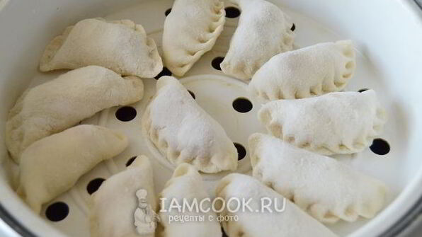 вареники с клубникой на пару