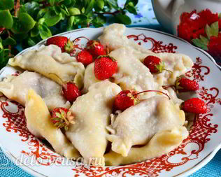 Вареники с клубникой