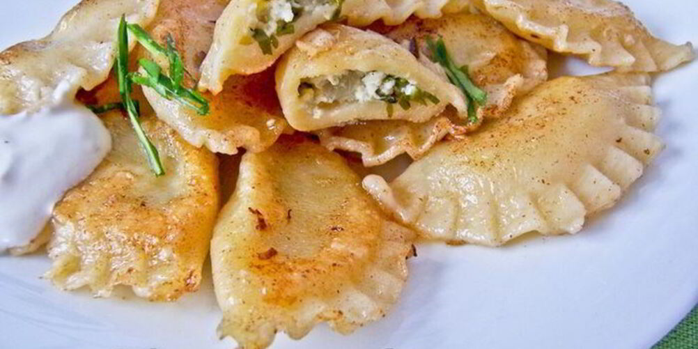 Рецепт вареники с творогом и черемшой