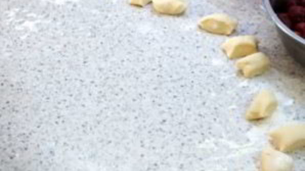 вареники с вишней и клубникой