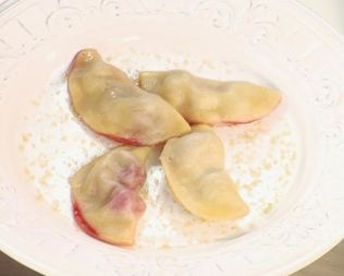 Вареники с вишней на пару