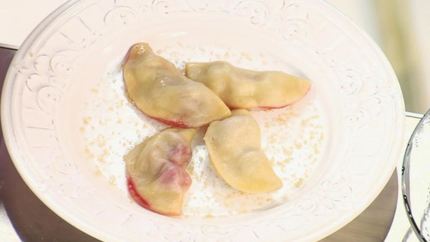 Вареники с вишней на пару