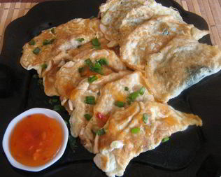 Яичные вареники с двумя начинками