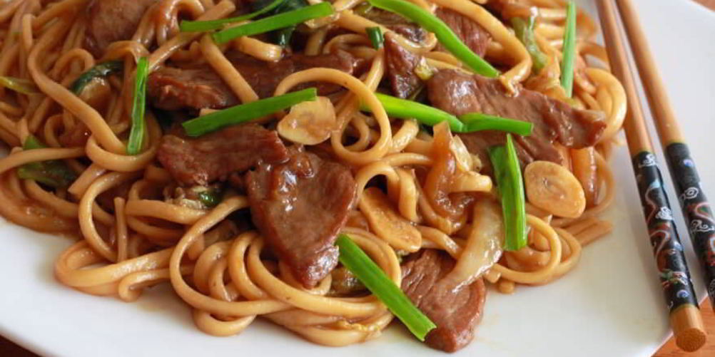 Рецепт яичная лапша со свининой и овощами