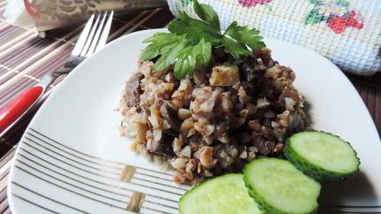 Гречка с грибами и кабачками