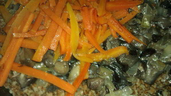 постная гречка с маслятами и травами