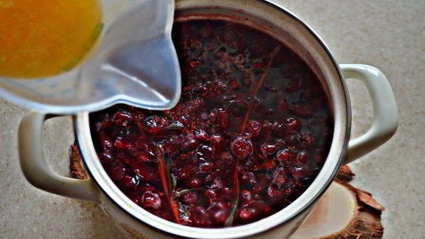 безалкогольный клюквенный пунш