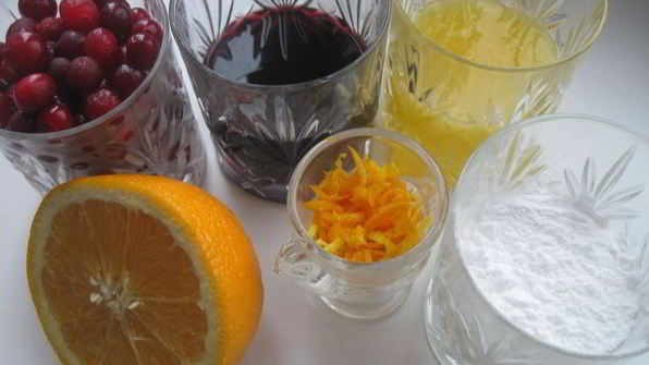 индейка, глазированная медом с клюквенным соусом и персиком в легком сиропе