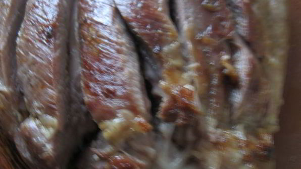 индейка, глазированная медом с клюквенным соусом и персиком в легком сиропе