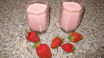 Клубничный коктейль