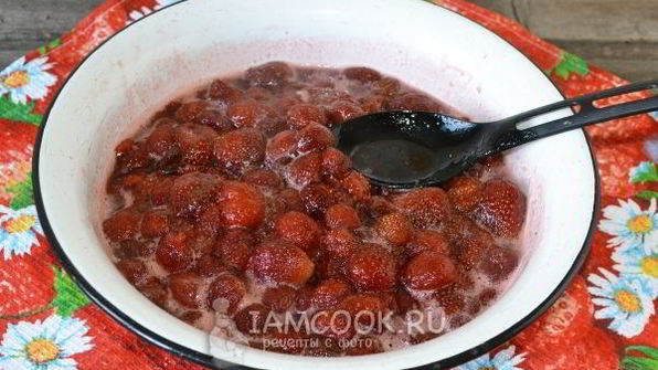 клубничный сироп