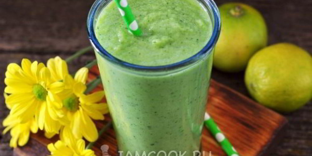 Рецепт коктейль из сельдерея, огурца, яблока и лайма