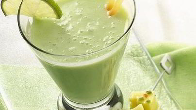 Коктейль из замороженного йогурта с лаймом и бананом