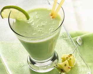Коктейль из замороженного йогурта с лаймом и бананом
