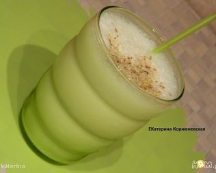 Коктейль с кленовым сиропом и грецким орехом