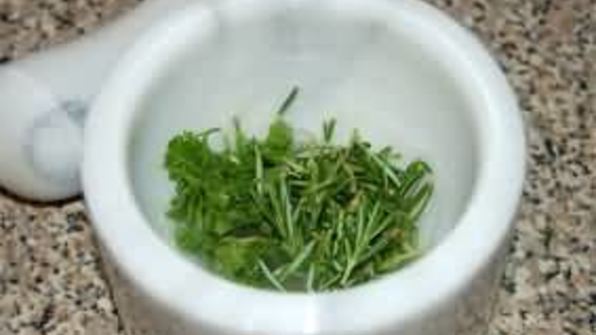 коктейль с розмарином и лаймом