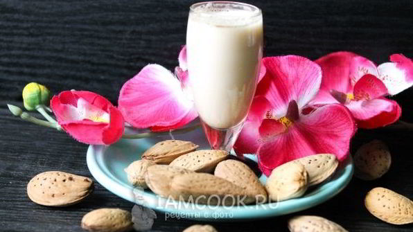 миндальное молоко