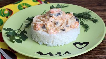 Морской коктейль в сливочном соусе