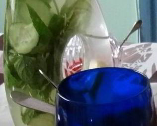 Напиток имбирный с огурцами и мятой