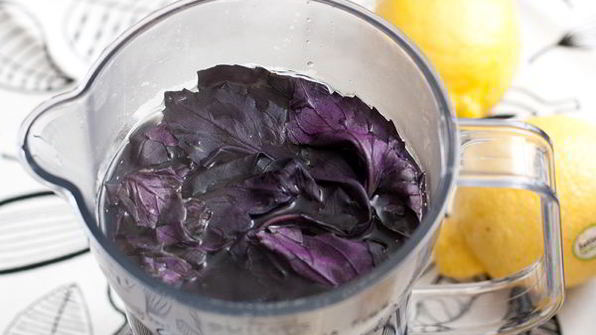 напиток из базилика с лимоном