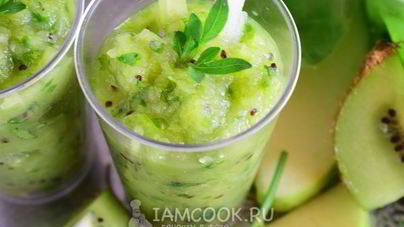 Смузи из сельдерея, яблока и киви