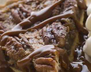 Тарт с кленовым сиропом и орехами пекан