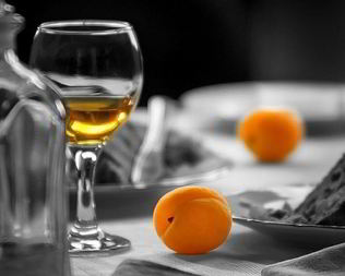 Вино из абрикосов