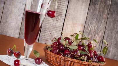 Вино из вишни с косточками