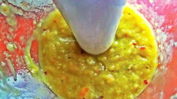 яблочный густой коктейль с авокадо и персиком