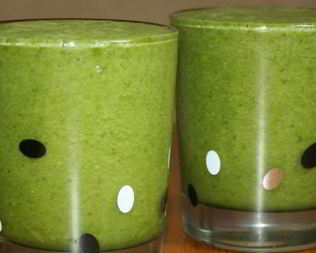 Зеленый коктейль с лаймом