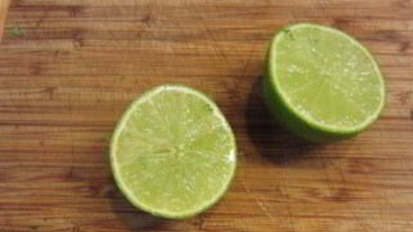 зеленый коктейль с лаймом