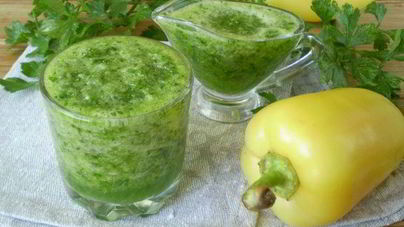 Зеленый коктейль с перцем